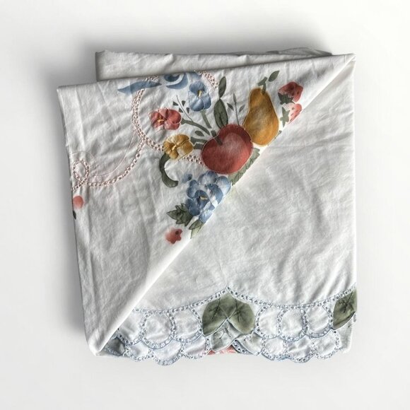 Hand Painted Embroidered Cutwork Tablecloth Floral Fruit Scalloped Edge White - Picture 1 of 4